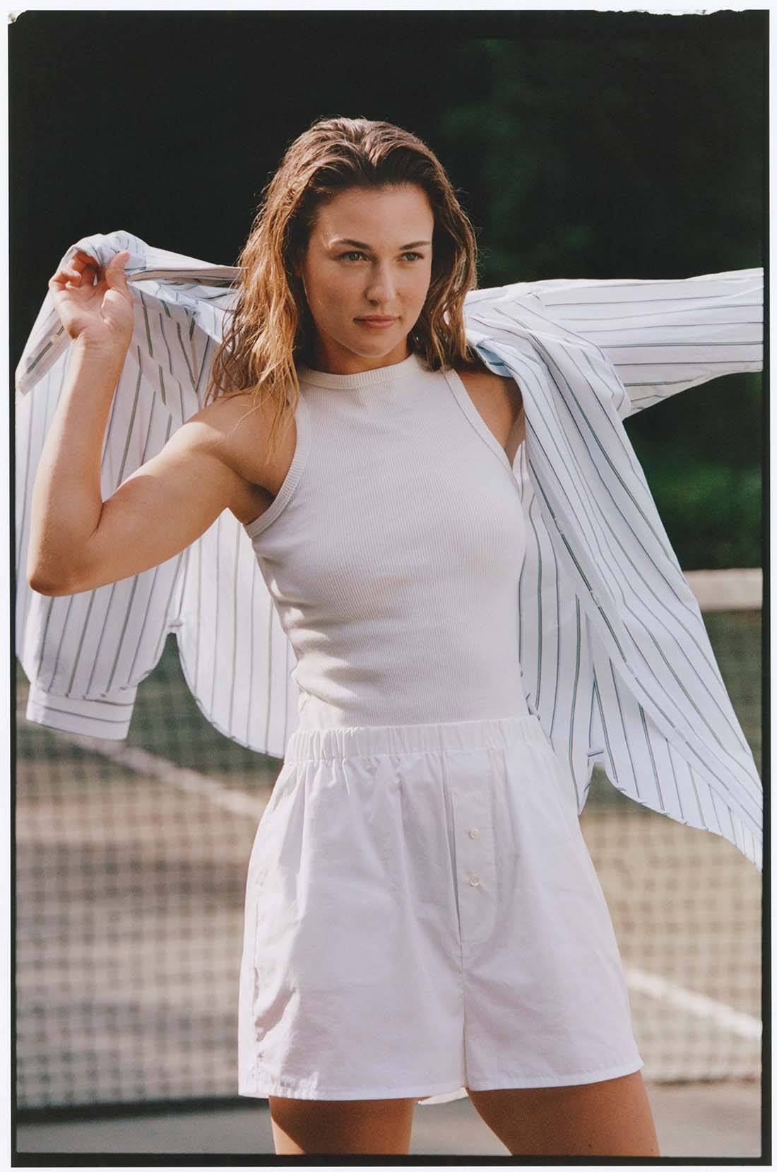 他戴着耳机 他戴着耳机