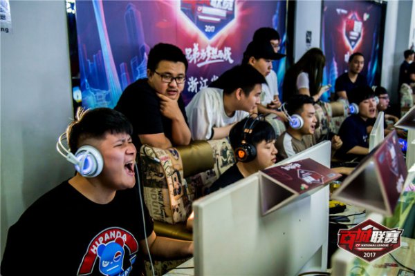 是初出茅庐 是初出茅庐