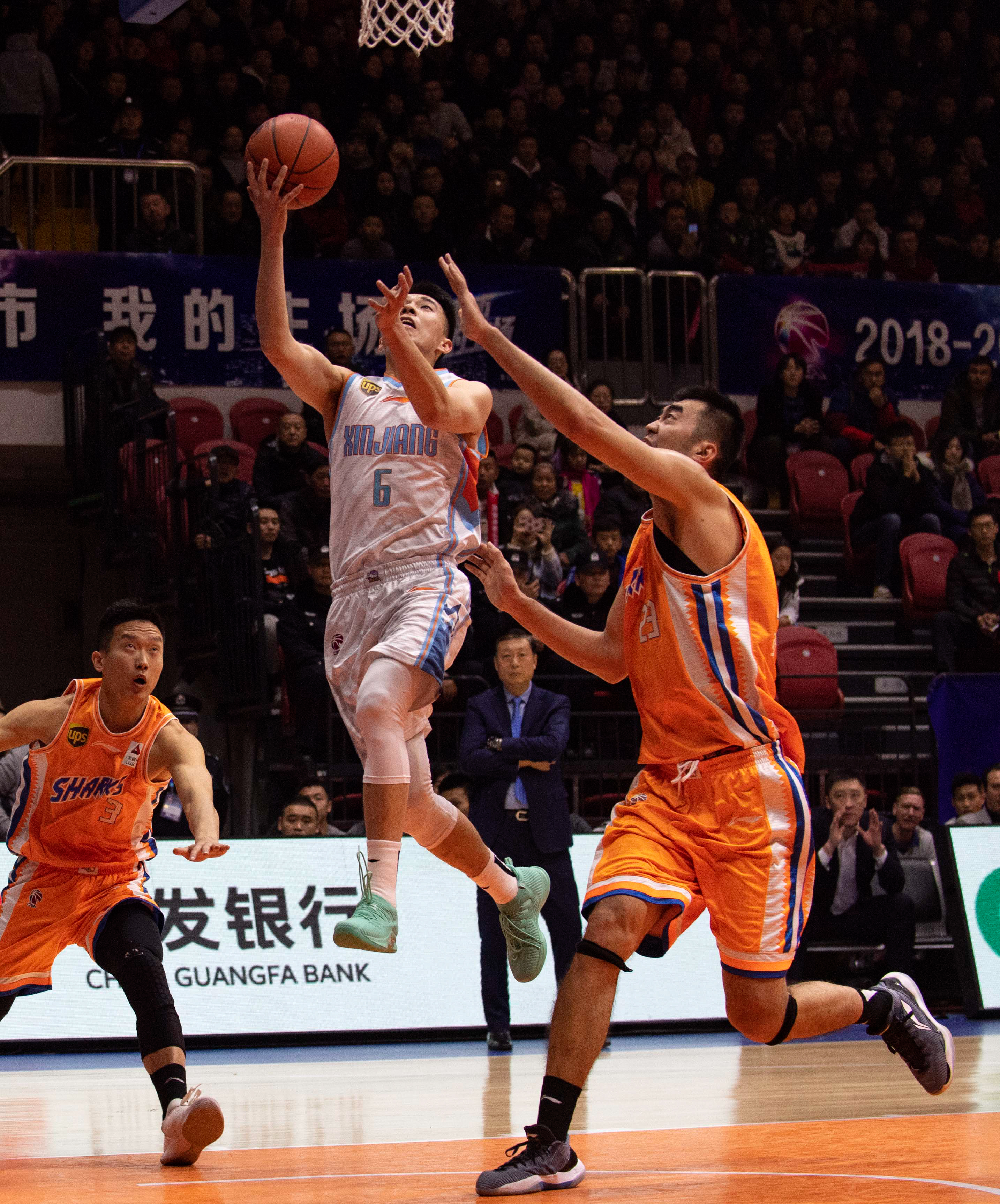 并确保球员 并确保球员